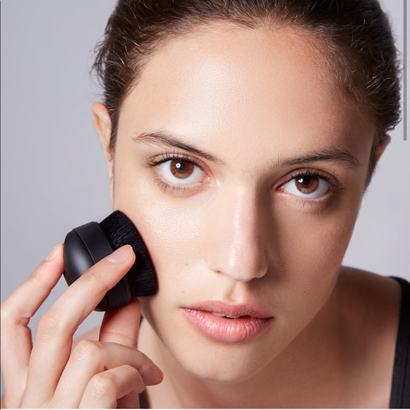 🆕 Artis PALM BRUSH MINI - BLACK FINISH - Picture 2 of 3